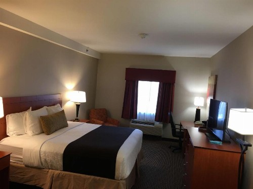 Best Western Plus Arrowhead Hotel - image 23