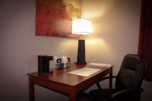 Best Western Plus Arrowhead Hotel - image 5