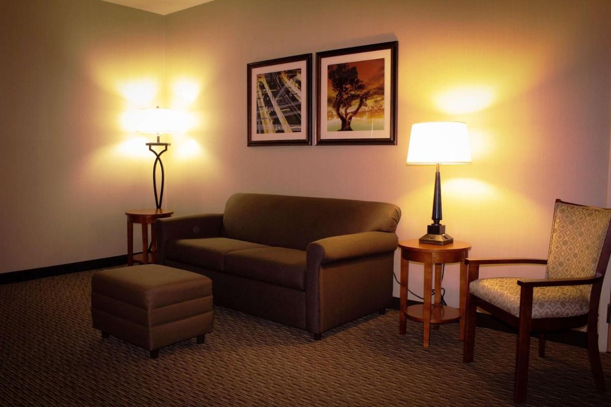 Best Western Plus Arrowhead Hotel - image 6