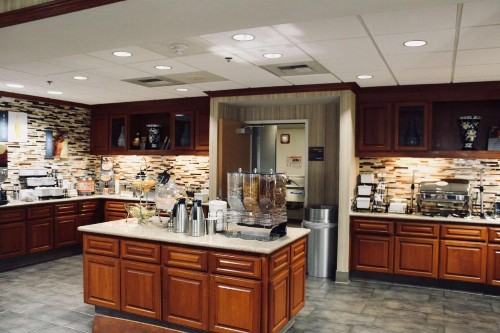 Best Western Plus Arrowhead Hotel - image 9