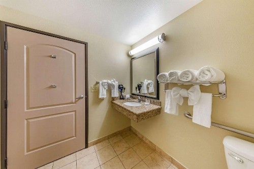 Comfort Inn and Suites Colton/San Bernardino - image 17