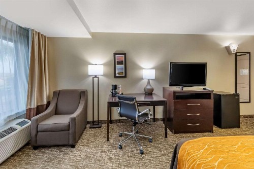 Comfort Inn and Suites Colton/San Bernardino - image 19