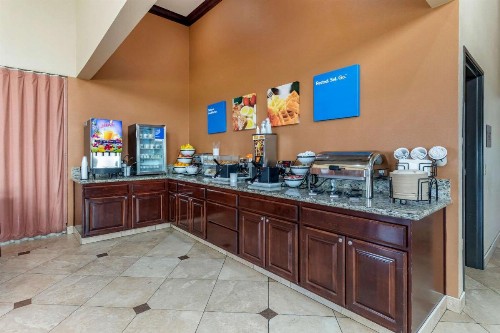 Comfort Inn and Suites Colton/San Bernardino - image 3