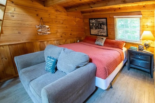Kozy Haven Log Cabin Rentals - image 14