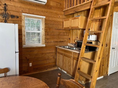Kozy Haven Log Cabin Rentals - image 23
