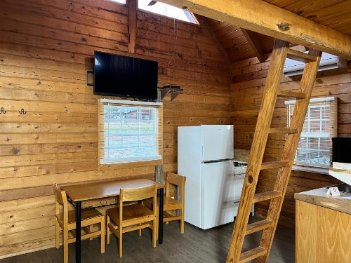 Kozy Haven Log Cabin Rentals - image 28
