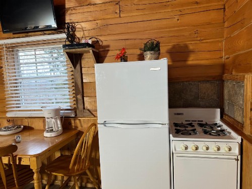 Kozy Haven Log Cabin Rentals - image 42