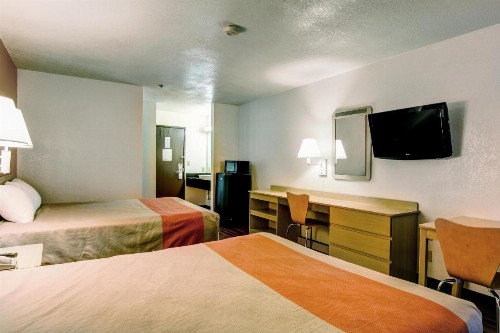 Motel 6-Columbia MO - East - image 15