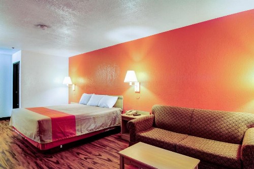 Motel 6-Columbia MO - East - image 19