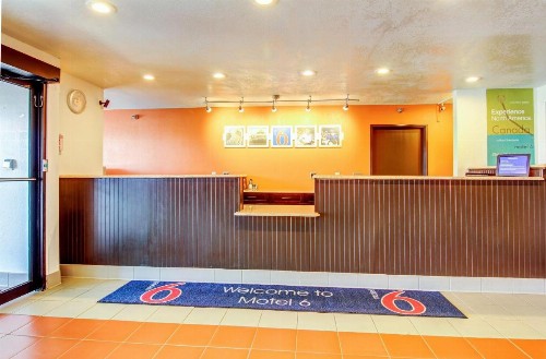Motel 6-Columbia MO - East - image 20