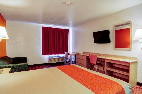 Motel 6-Columbia MO - East - image 23