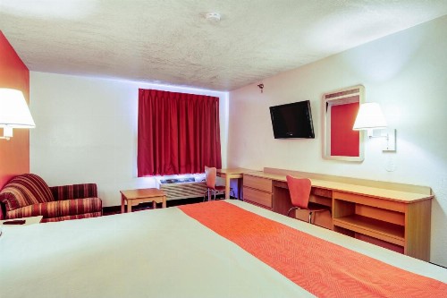 Motel 6-Columbia MO - East - image 24