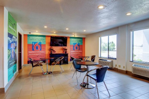 Motel 6-Columbia MO - East - image 25