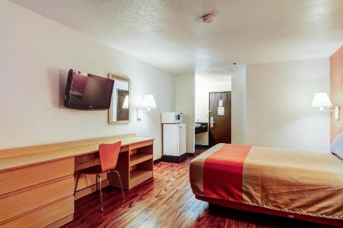 Motel 6-Columbia MO - East - image 29