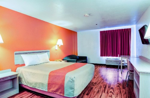 Motel 6-Columbia MO - East - image 4