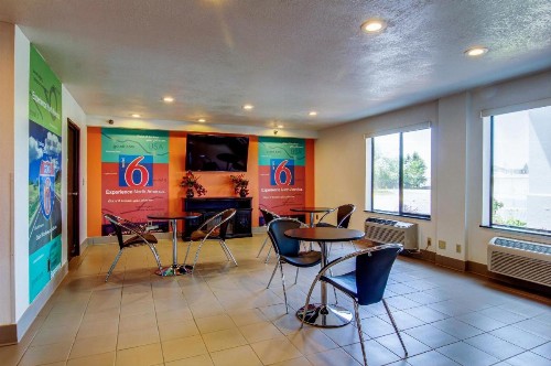 Motel 6-Columbia MO - East - image 5