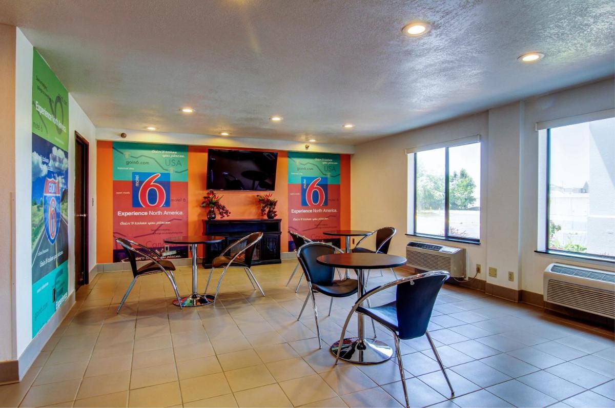 Motel 6-Columbia MO - East - image 5