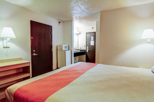 Motel 6-Columbia MO - East - image 6
