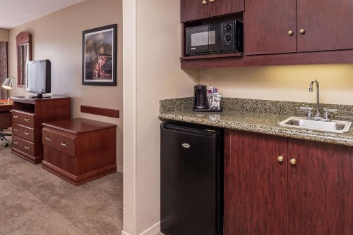 Hampton Inn Columbia Northeast-Fort Jackson Area - image 10