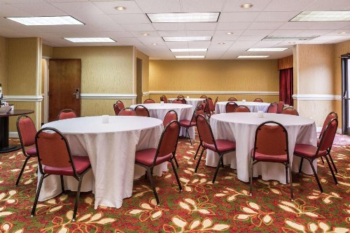 Hampton Inn Columbia Northeast-Fort Jackson Area - image 3