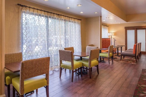 Hampton Inn Columbia Northeast-Fort Jackson Area - image 5