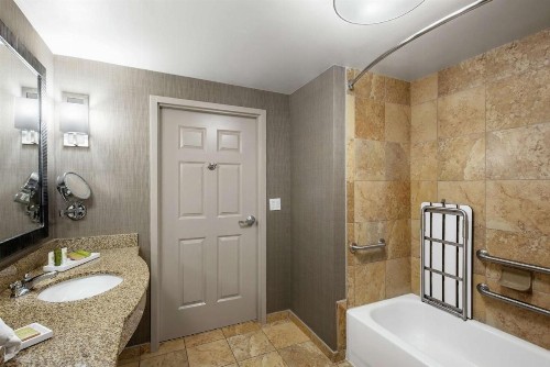 Hilton Columbia Center - image 37
