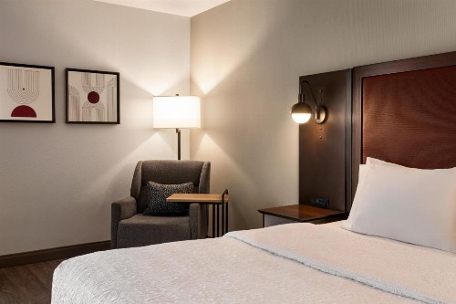 Hampton Inn Columbia Downtown Historic District - image 18