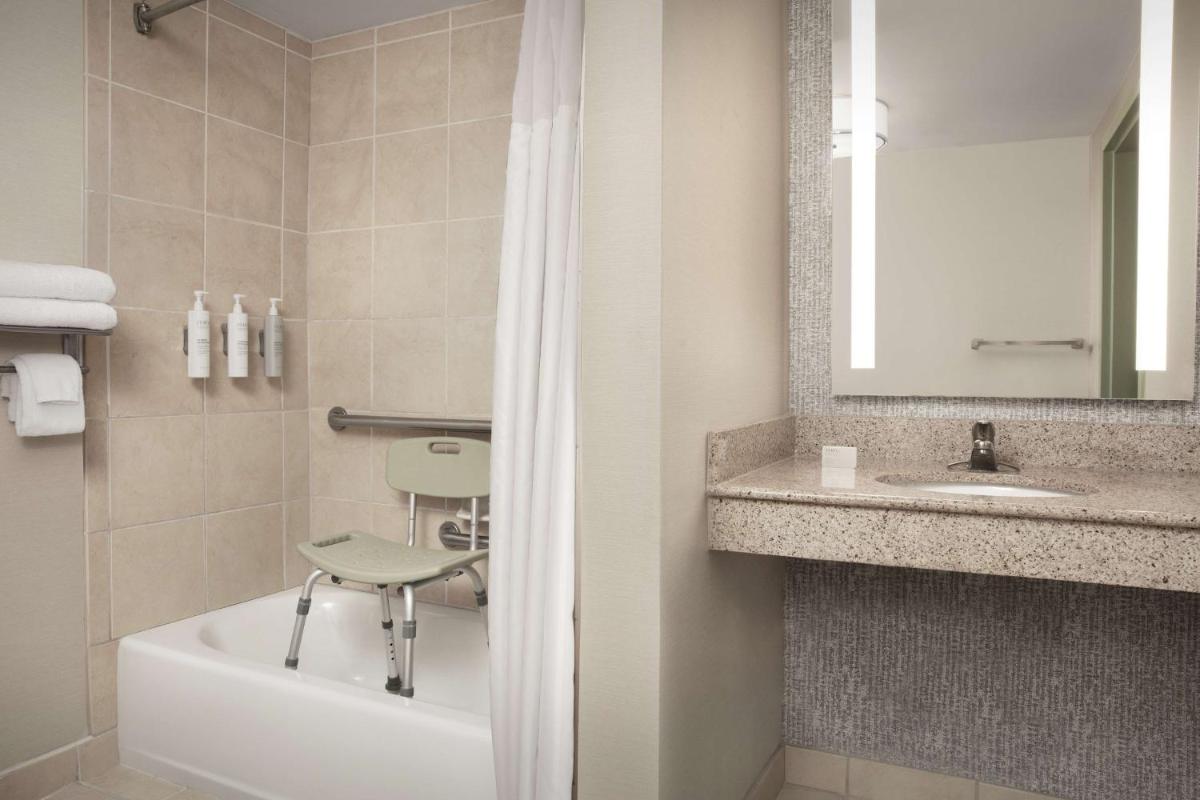 Hilton Garden Inn Columbia/Harbison - image 3