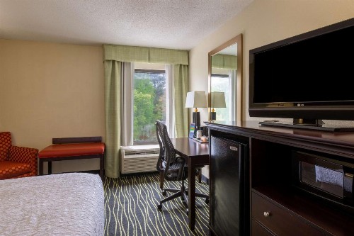 Hampton Inn Columbia I-26/Harbison Blvd - image 24