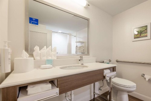 Hampton Inn Columbia I-26/Harbison Blvd - image 4