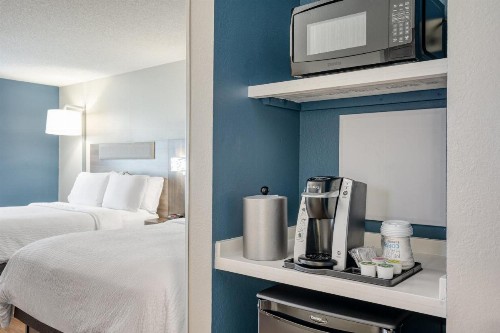 Holiday Inn Express Hotel & Suites Columbia-I-20 at Clemson Road an IHG Hotel - image 8