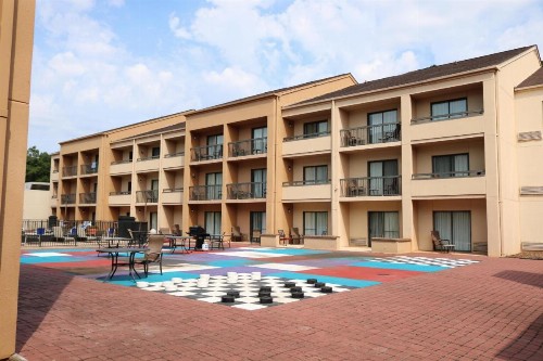 Baymont by Wyndham Columbia Northwest - image 2