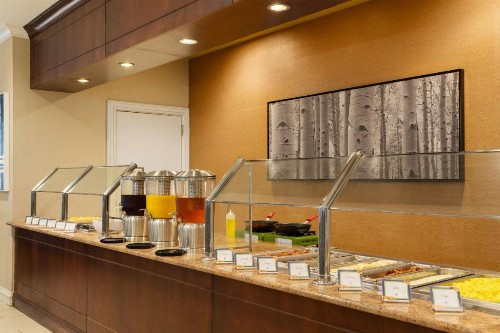 DoubleTree by Hilton Hotel Columbia - image 3