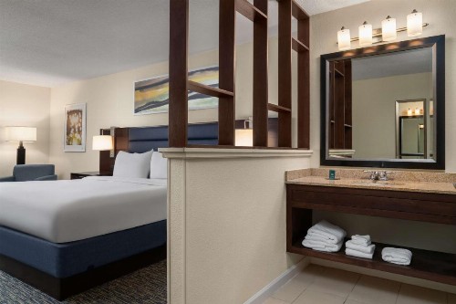 DoubleTree by Hilton Hotel Columbia - image 42