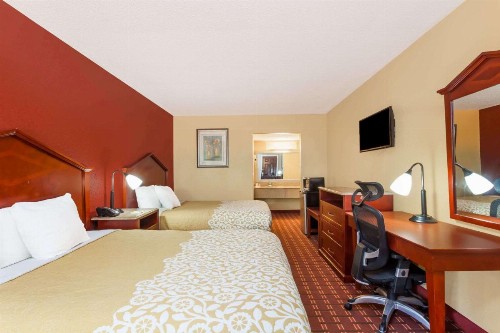 Days Inn by Wyndham Columbia - image 20