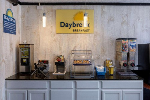 Days Inn by Wyndham Columbia - image 28