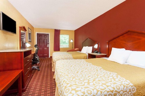 Days Inn by Wyndham Columbia - image 31