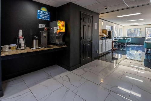 Days Inn by Wyndham Columbia - image 35