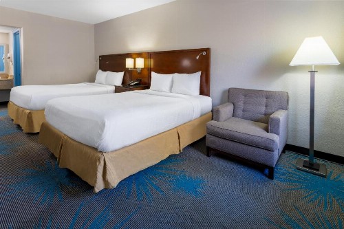 Days Inn by Wyndham Columbia - image 38