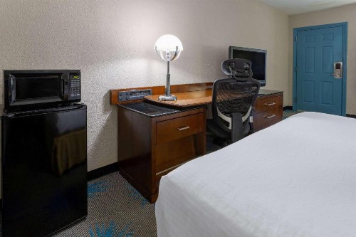 Days Inn by Wyndham Columbia - image 46