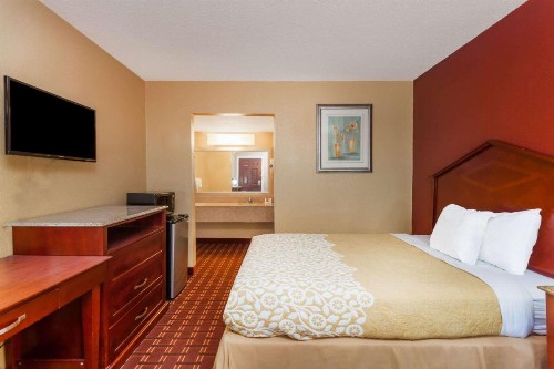 Days Inn by Wyndham Columbia - image 48