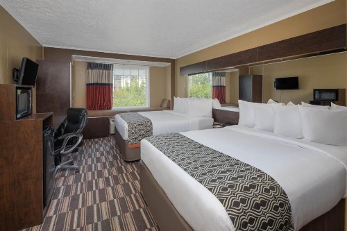 Microtel Inn by Wyndham Columbia Two Notch Road Area - image 17