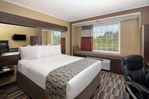 Microtel Inn by Wyndham Columbia Two Notch Road Area - image 21