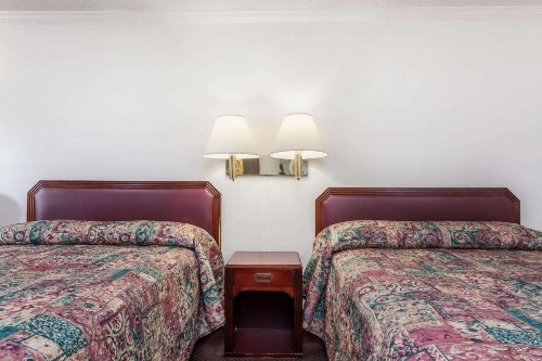 Knights Inn - Columbia - image 23