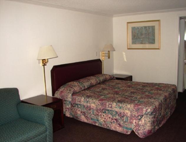 Knights Inn - Columbia - image 5