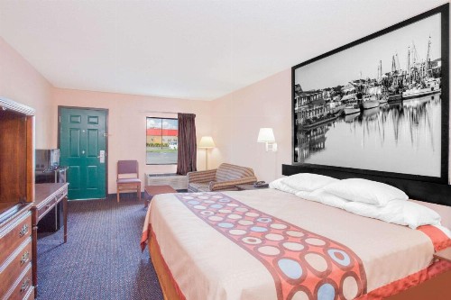 Super 8 by Wyndham Columbia - image 18