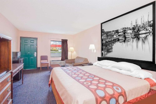Super 8 by Wyndham Columbia - image 24