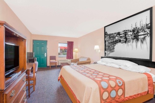 Super 8 by Wyndham Columbia - image 27
