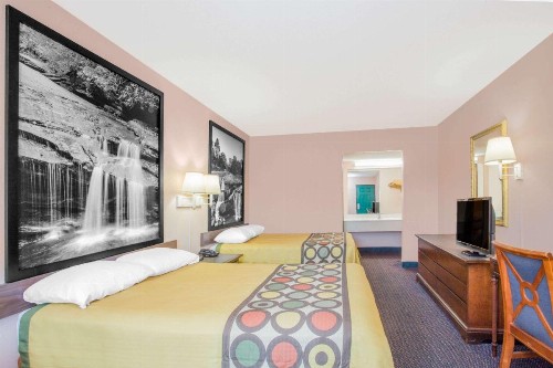 Super 8 by Wyndham Columbia - image 29