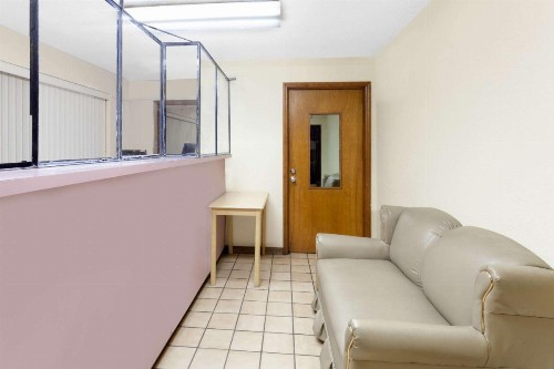 Days Inn by Wyndham Columbia NE Fort Jackson - image 15